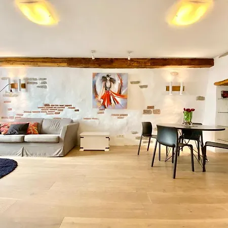 Apartment Old Town Lai Street With Private Parking